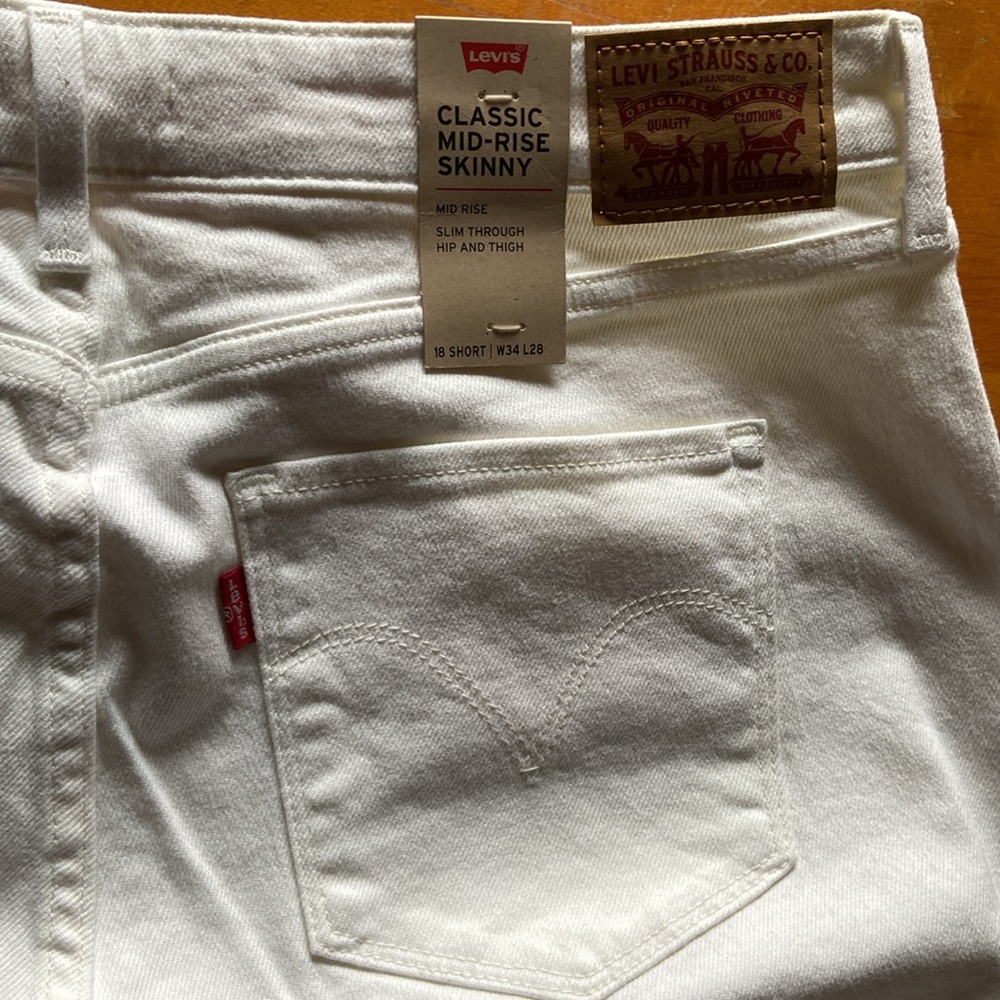 Levi's White Classic Mid-Rise Skinny Jeans Timeless Style Size 18 - Picture 9 of 13